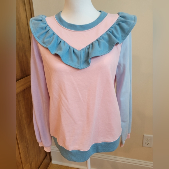 Karlie ruffle sweatshirt - Picture 3 of 5